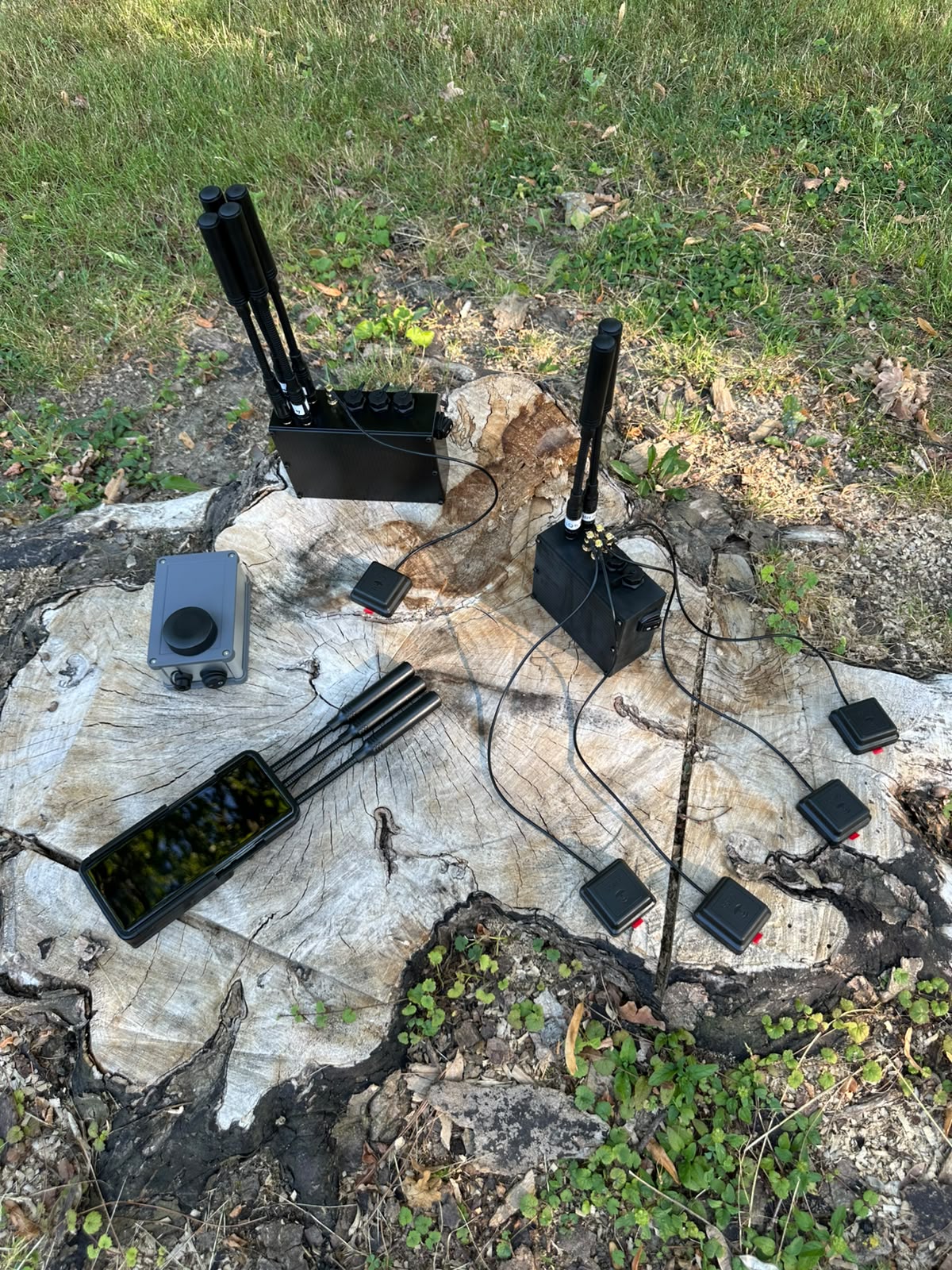 Master, US4G, terminal and relay nodes forming one mesh.
